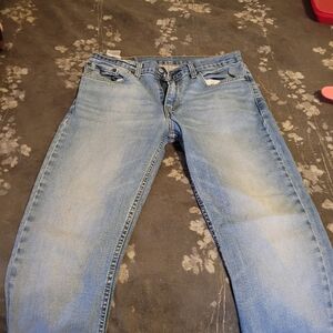 LEVI JEANS